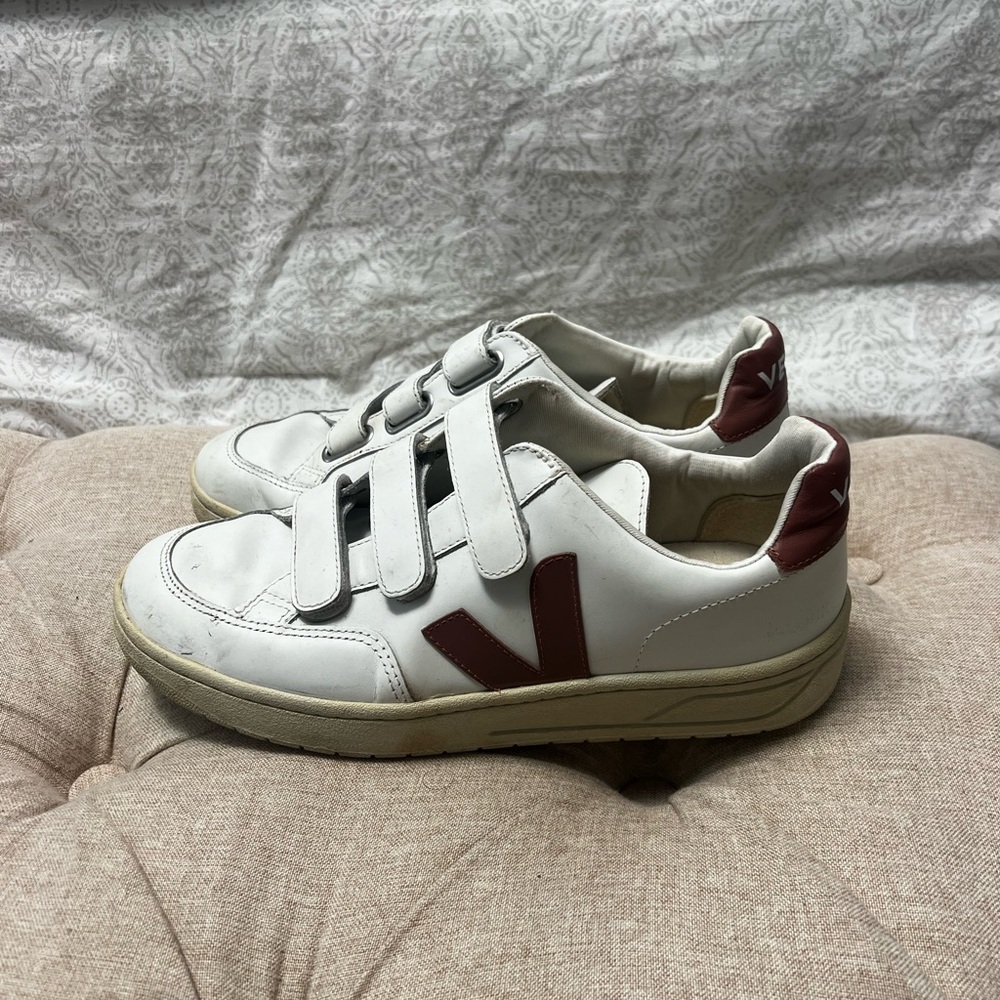 Veja V-LOCK Sneakers